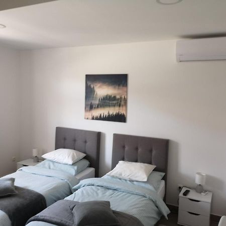 Marko Airport Rooms Velika Gorica Bagian luar foto