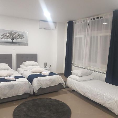 Marko Airport Rooms Velika Gorica Bagian luar foto