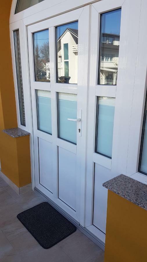 Marko Airport Rooms Velika Gorica Bagian luar foto