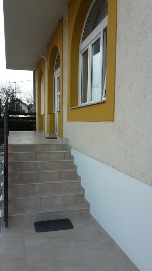 Marko Airport Rooms Velika Gorica Bagian luar foto