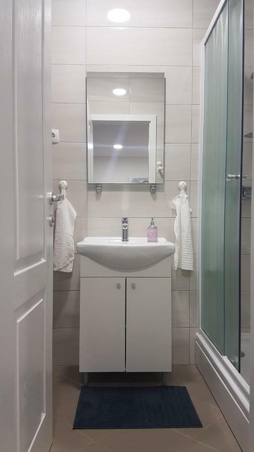 Marko Airport Rooms Velika Gorica Bagian luar foto