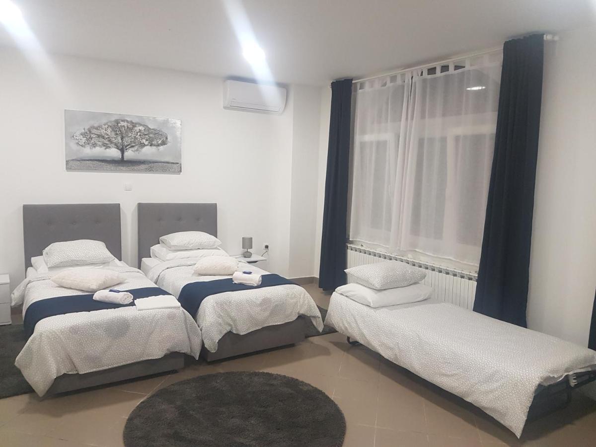 Marko Airport Rooms Velika Gorica Bagian luar foto